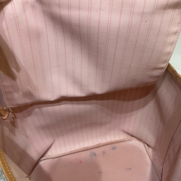 Louis Vuitton Tan and Cream Checkered Tote - Picture 13 of 16
